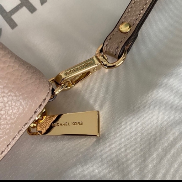 Michael Kors Selma Satchel - Picture 4 of 9